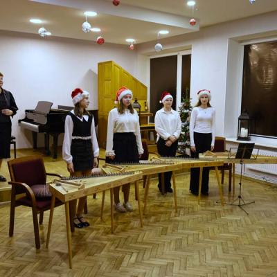 Stīgu instrumentu nodaļas koncerts “Ziemassvētku gaidās”