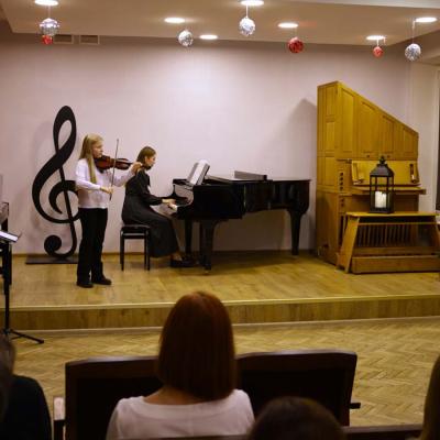 Stīgu instrumentu nodaļas koncerts “Ziemassvētku gaidās”