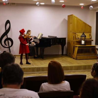 Stīgu instrumentu nodaļas koncerts “Ziemassvētku gaidās”
