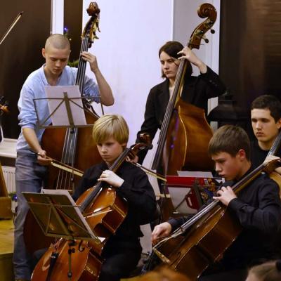 Stīgu instrumentu nodaļas koncerts “Ziemassvētku gaidās”