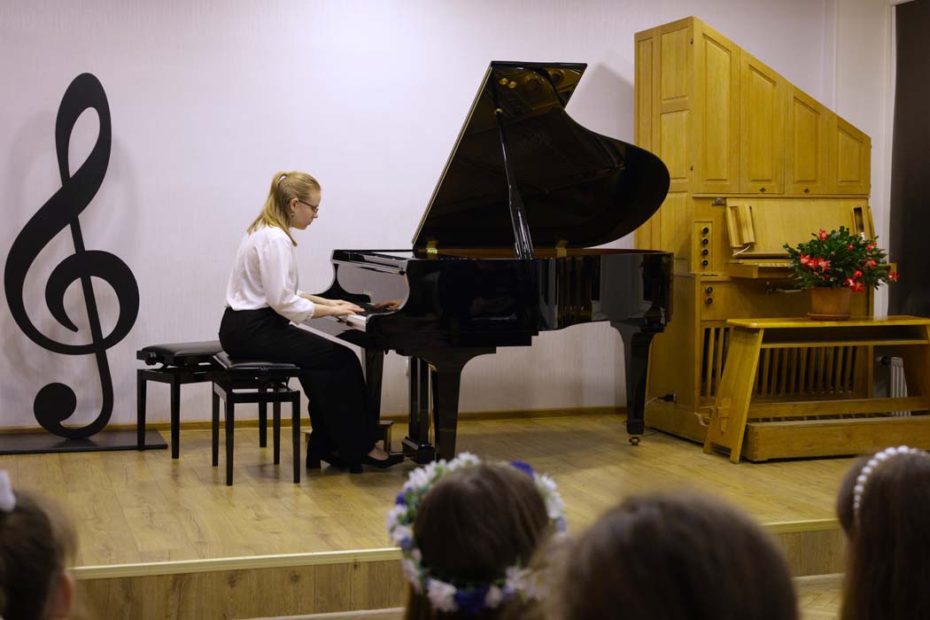 Vidusskolas vispārējo klavieru koncerts “Ziemas fantāzijas”