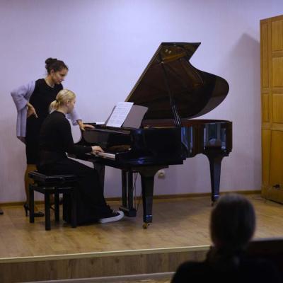 Kursi Klavierspēlē Diānas ZANDBERGAS vadībā
