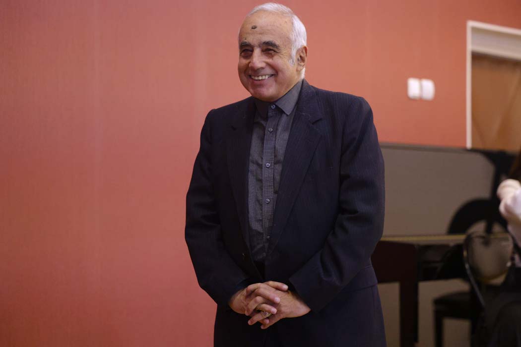 Georgijam Skakunam – 100