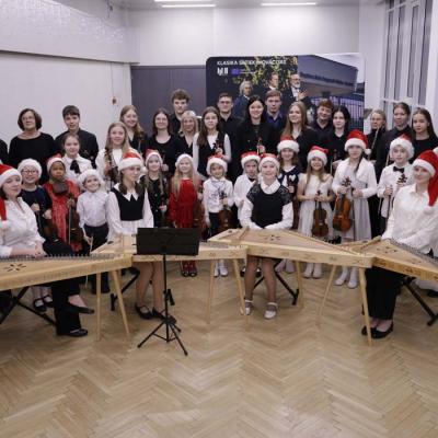 Stīgu instrumentu nodaļas koncerts Ziemassvētku Gaidās