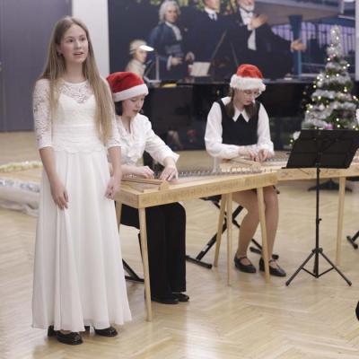 Stīgu instrumentu nodaļas koncerts Ziemassvētku Gaidās