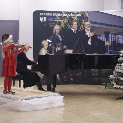 Stīgu instrumentu nodaļas koncerts Ziemassvētku Gaidās
