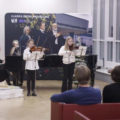 Stīgu instrumentu nodaļas koncerts Ziemassvētku Gaidās