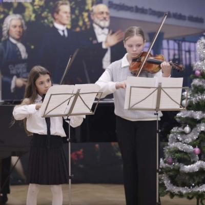 Stīgu instrumentu nodaļas koncerts Ziemassvētku Gaidās