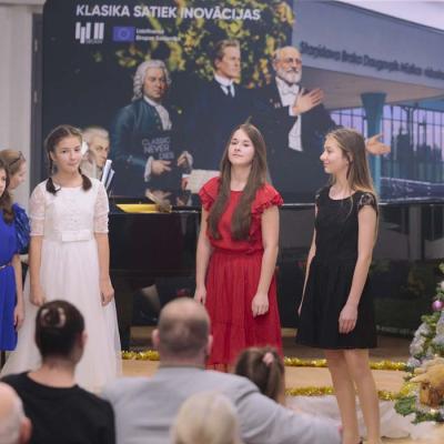 Kora klases audzēkņu Ziemassvētku koncerts 