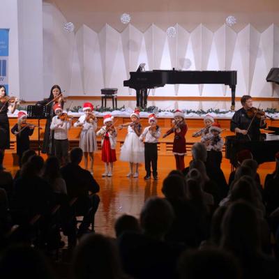 Koncerts Lai skan Ziemassvētkos!