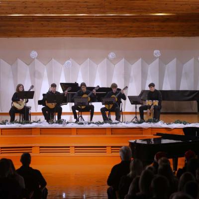 Koncerts Lai skan Ziemassvētkos!