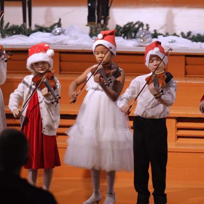 Koncerts Lai skan Ziemassvētkos!