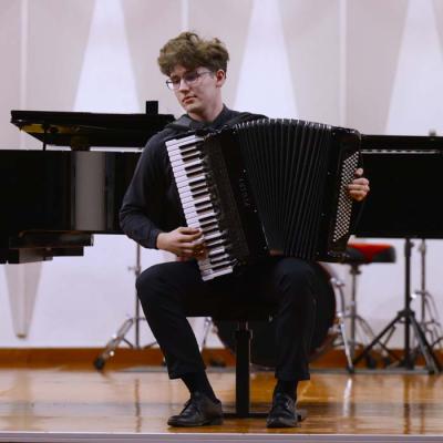 Koncerts Vienu soli pirms